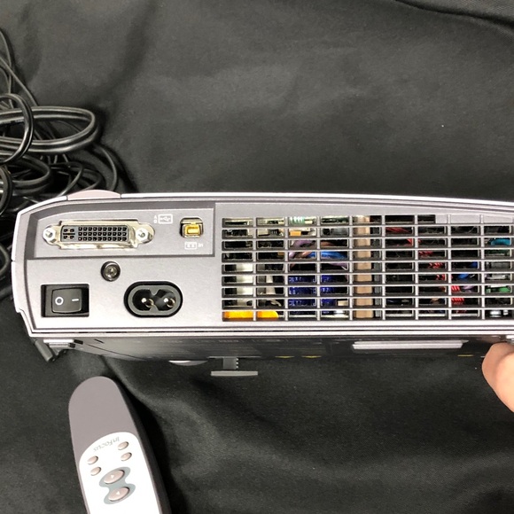 InFocus Model LP130 Projector - Picture 6 of 11